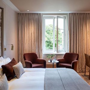 Klassieke Kamer met een King Size Bed in de Vleugel